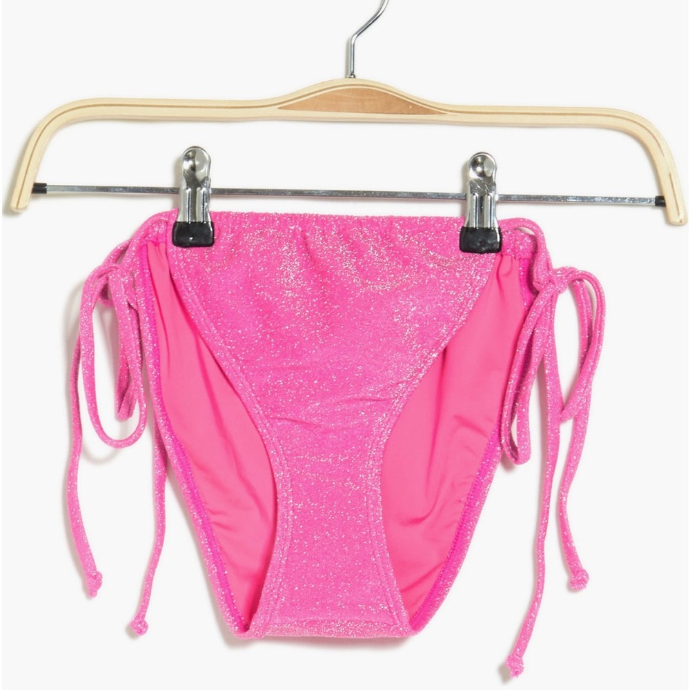 New Good American Sparkle Tiny Ties Bottom in Knockout Pink
Size 6